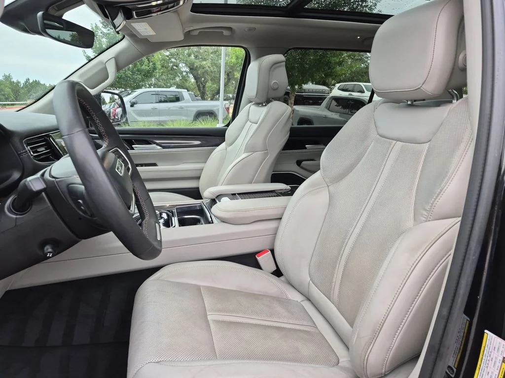 Used 2022 Black Jeep Series I image 19