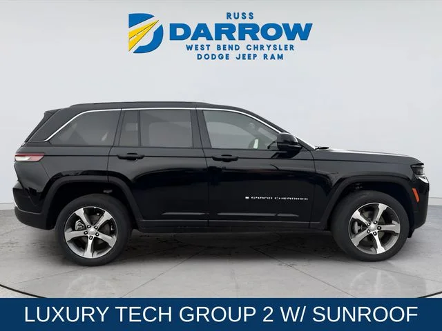 New 2026 Diamond Black Crystal Pearlcoat Jeep Limited image 6