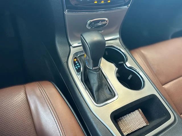 Used 2021 White Jeep Overland image 21