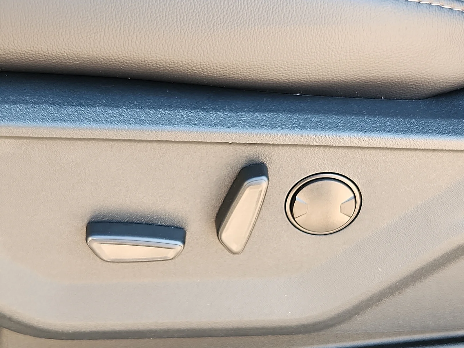 New 2026 Black Metallic Ford Lariat image 16