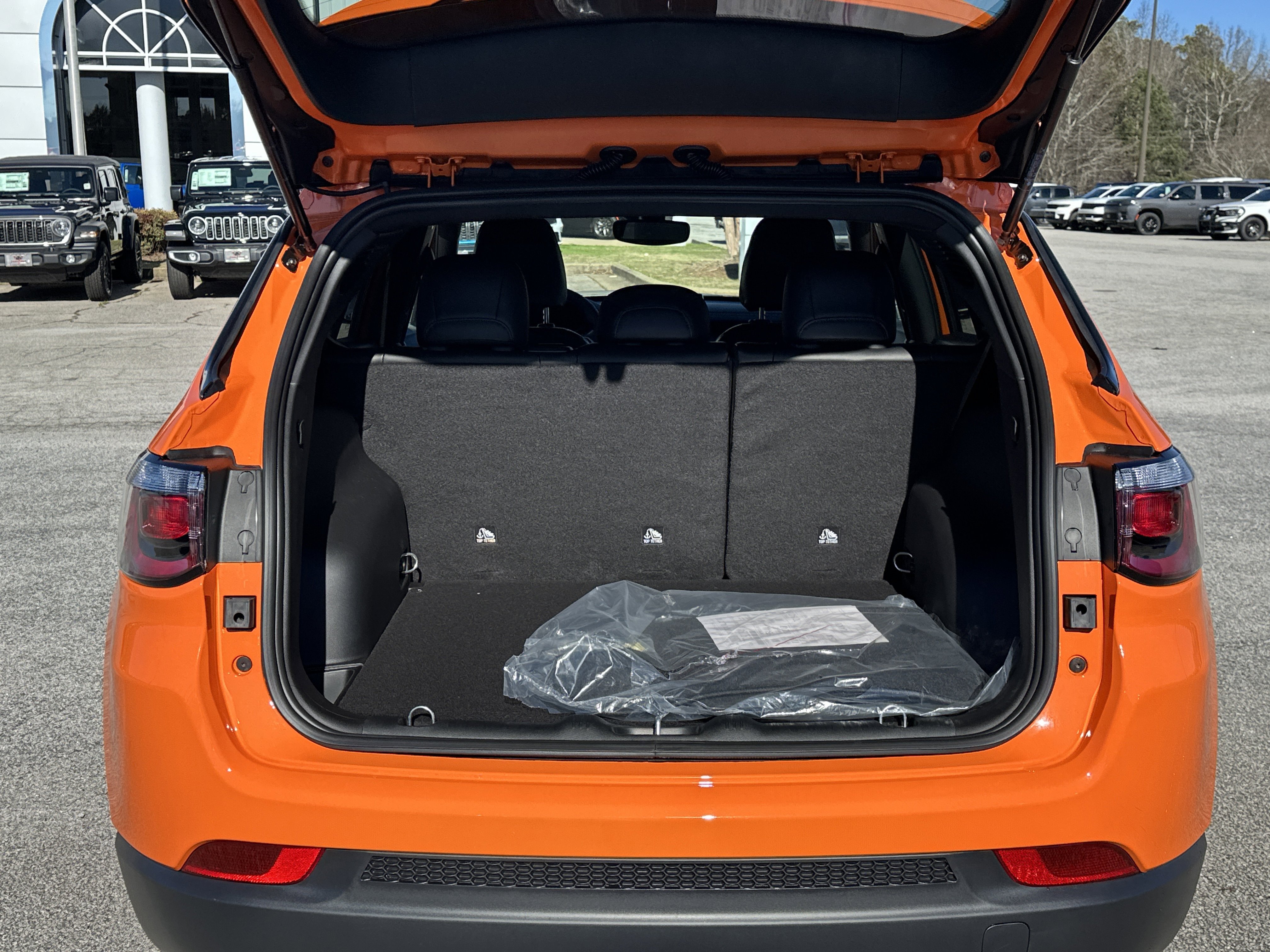 New 2026 Joose (DISC) Jeep Latitude Altitude image 19