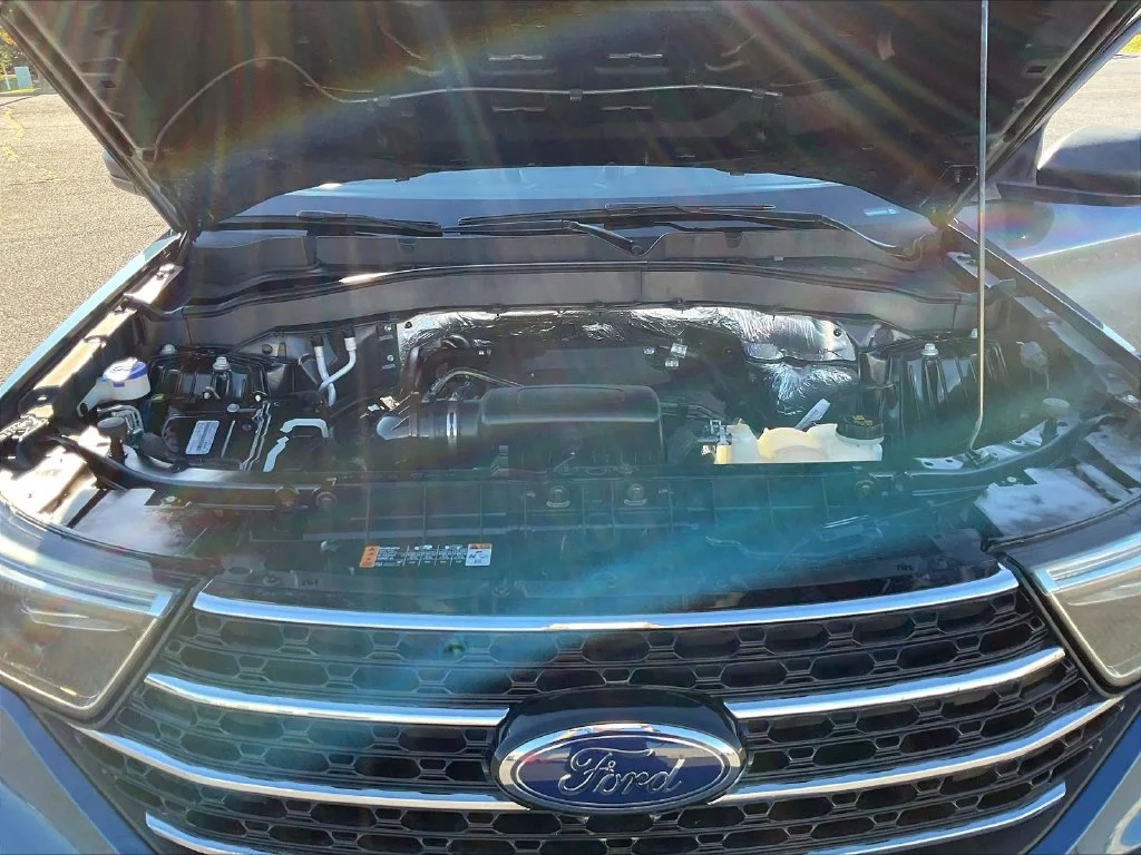 Used 2020 Blue Ford XLT image 34