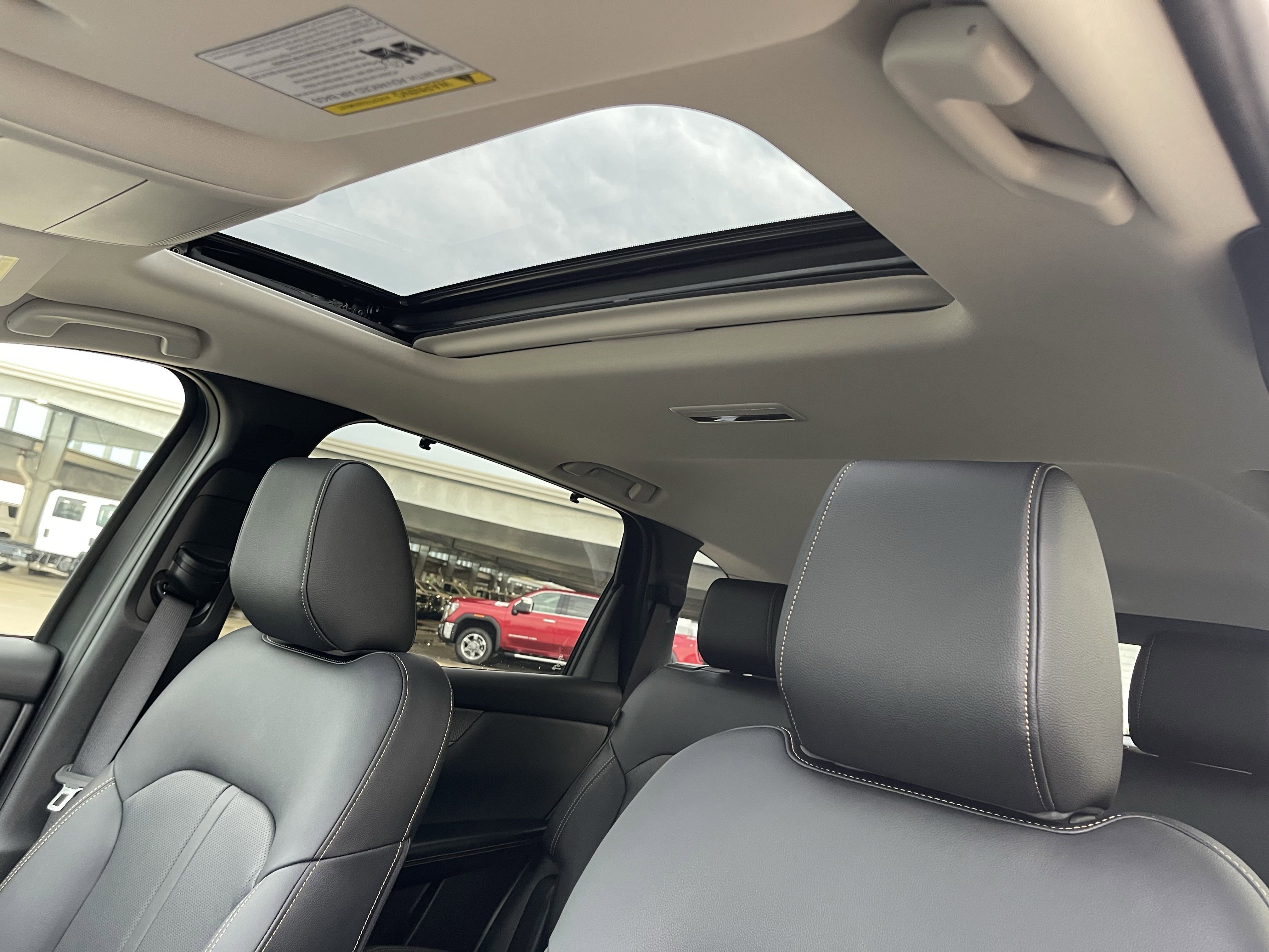 2025 Mazda CX-90 Preferred Package - Photo 8