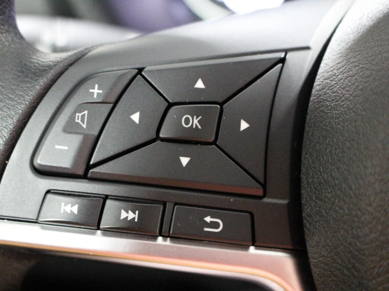 2024 Nissan Sentra SV - Photo 17