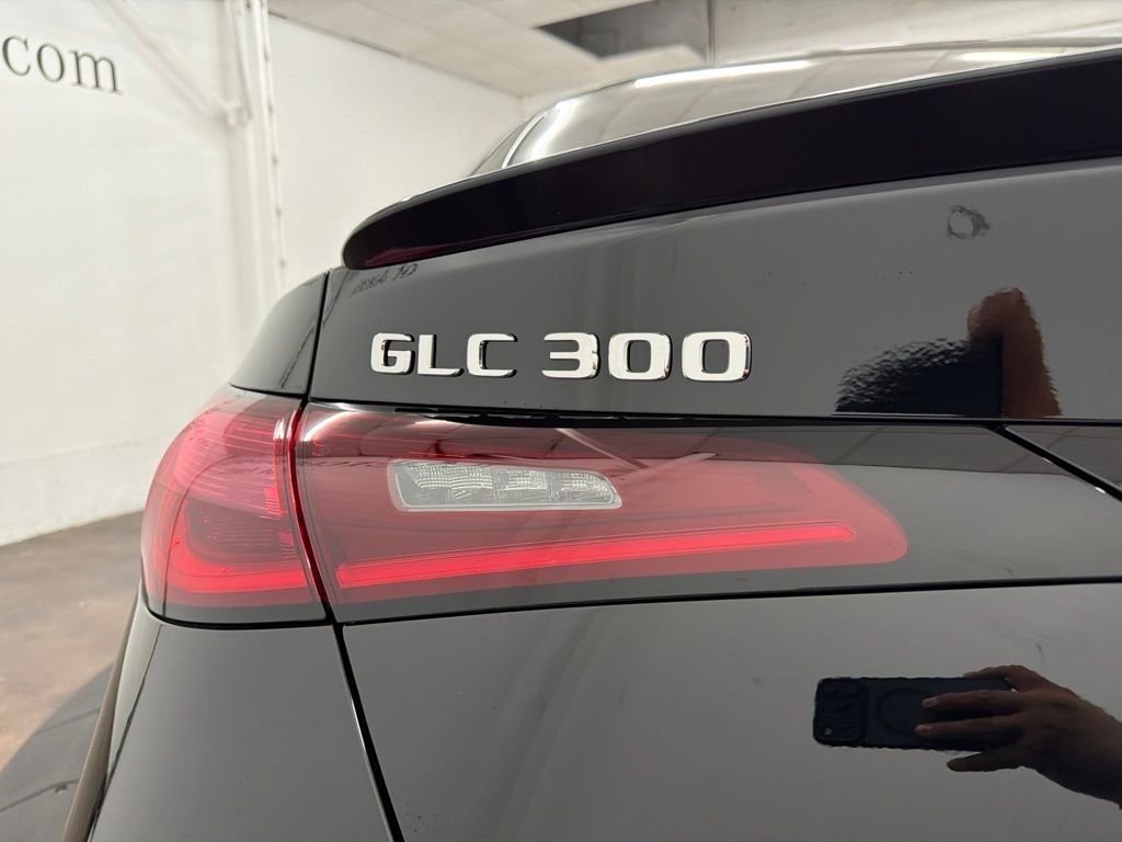 New 2026 Black Mercedes-Benz GLC 300 image 11