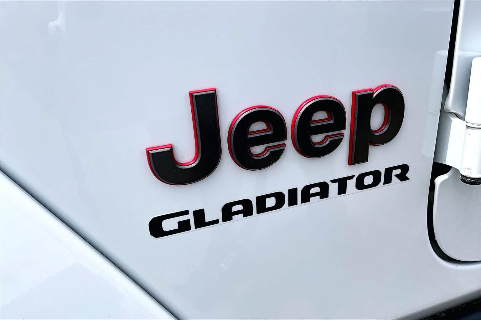 Used 2020 Bright White Clearcoat Jeep Rubicon image 10