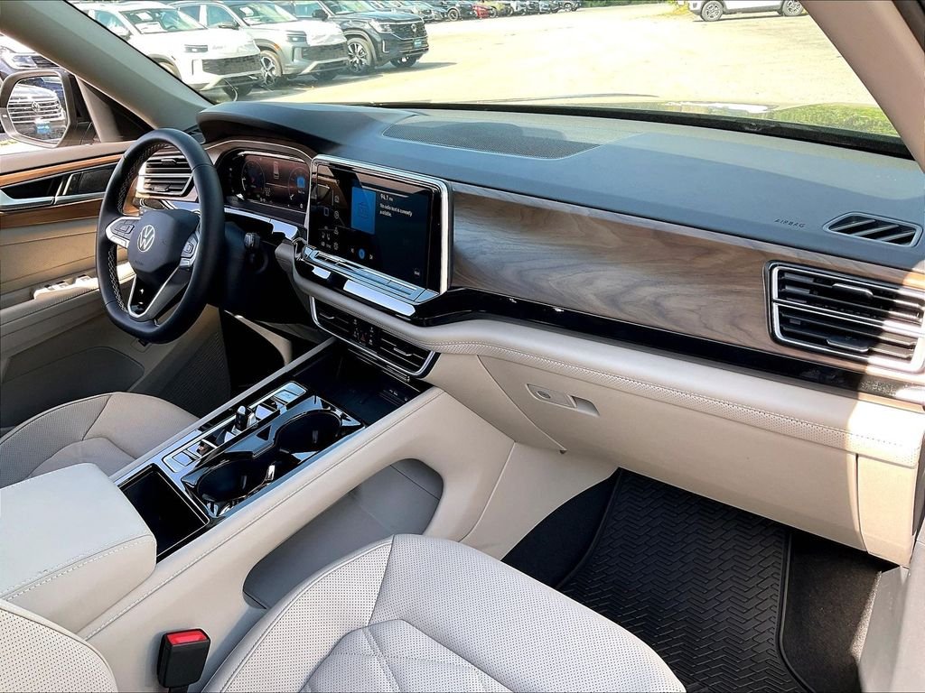 2026 Volkswagen Atlas SE w/Tech - Photo 10