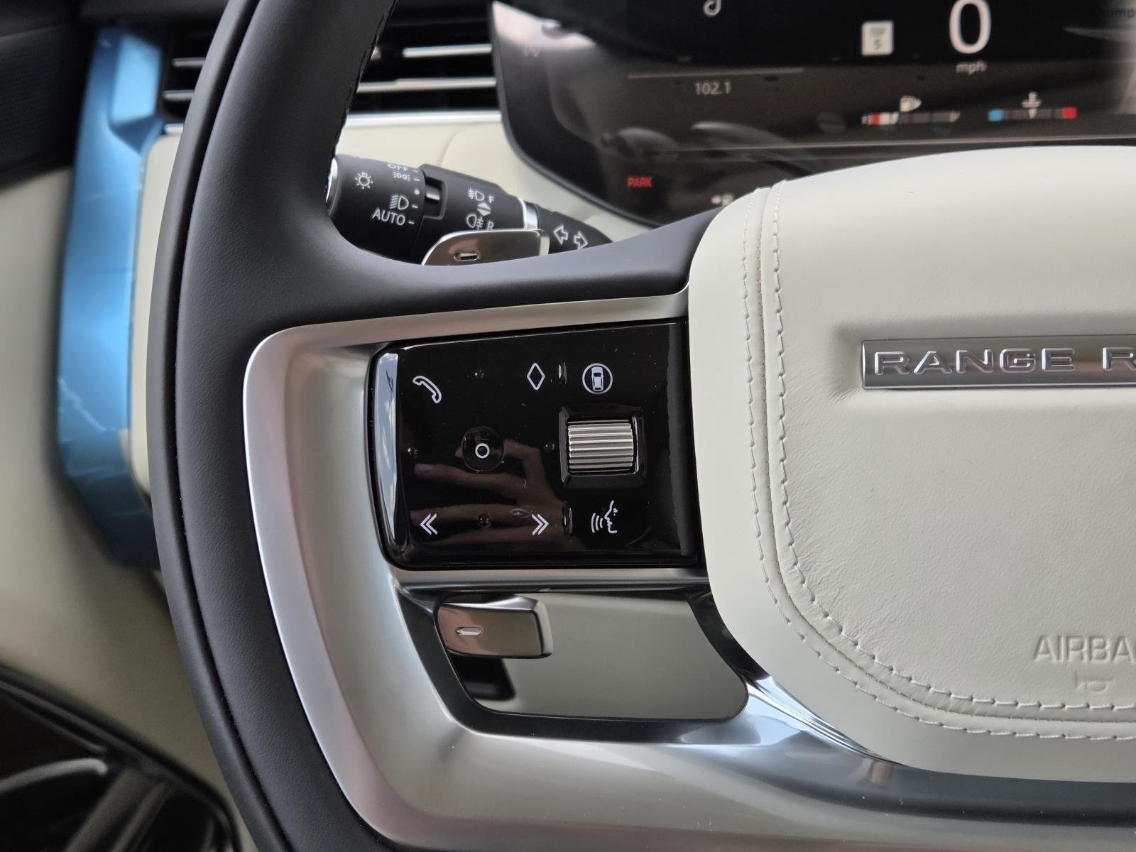 New 2026 Ostuni Pearl White LAND ROVER SE 7 Seats image 21