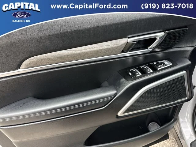 Used 2022 Gray Kia EX image 20