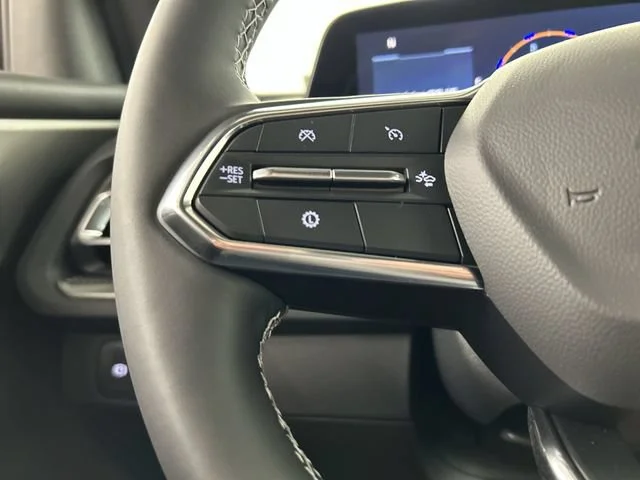New 2027 Summit White Chevrolet LT image 12