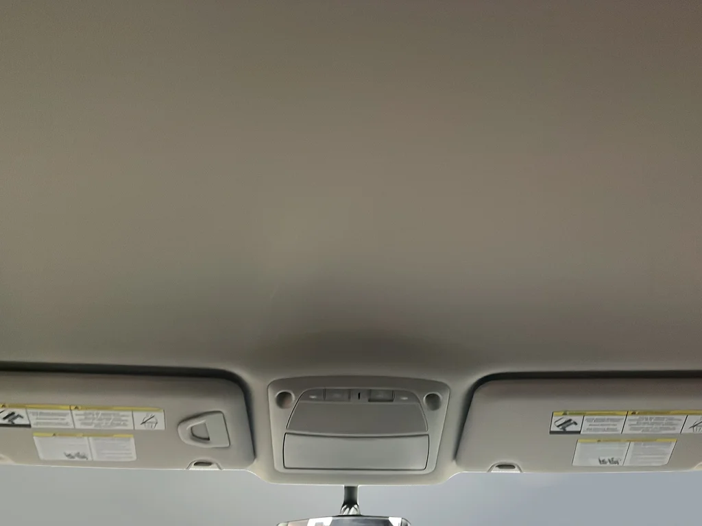 Used 2015 Silver Nissan SV image 19