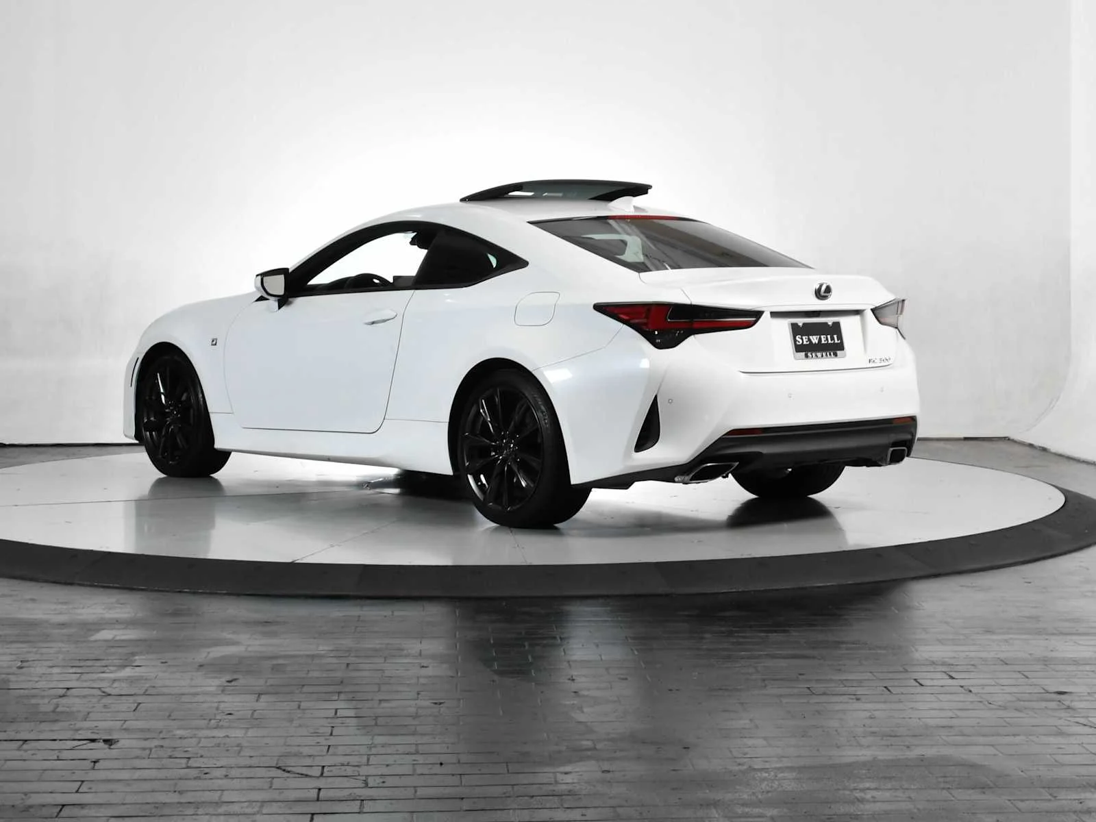 Used 2024 Ultra White Lexus F SPORT image 4