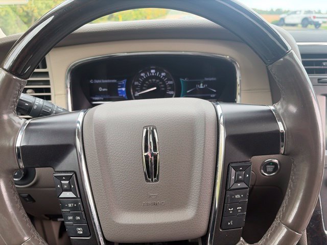 Used 2017 Black Lincoln Select image 14