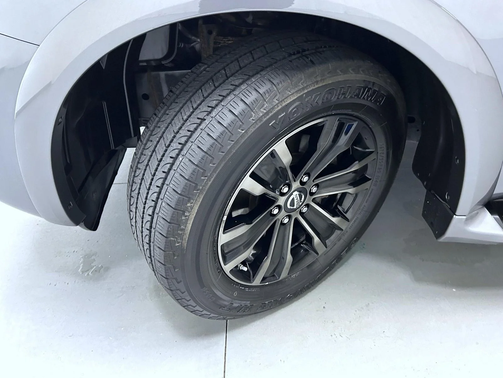 Used 2019 Gray Nissan Platinum image 24