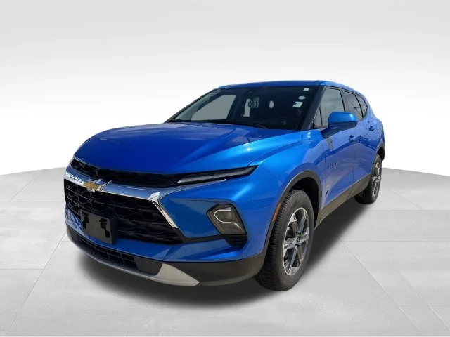 Used 2025 Blue Chevrolet LT image 5