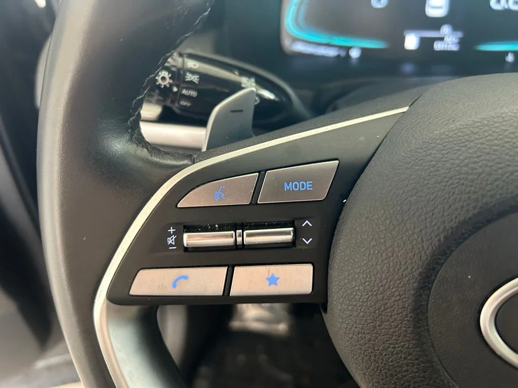 Used 2025 Gray Hyundai SEL image 40