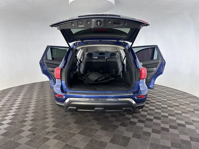Used 2017 Blue Nissan SL image 18