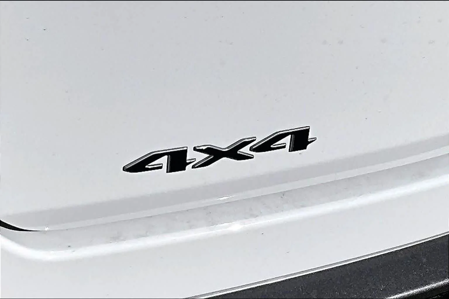 New 2026 Bright White Clear-Coat Exterior Paint Jeep Limited Altitude image 16