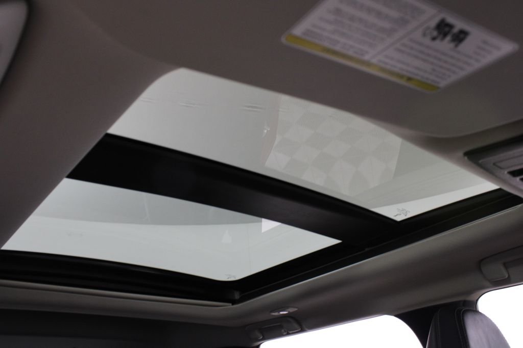 Used 2024 Red Mitsubishi SE image 20