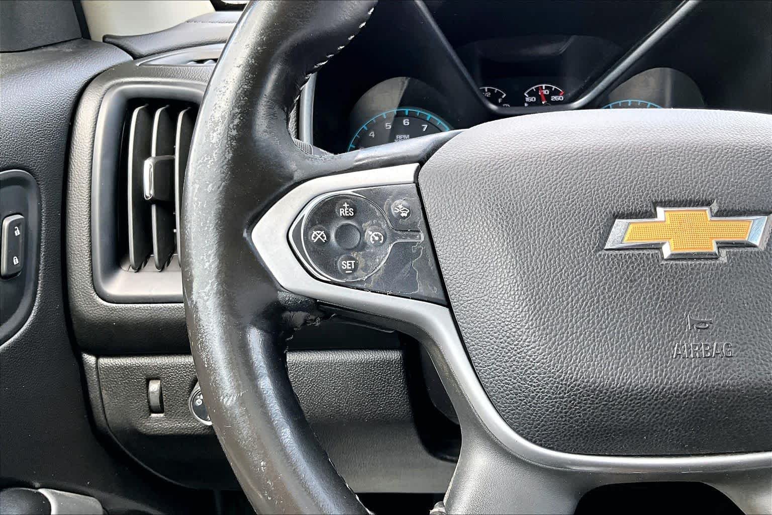 Used 2018 Summit White Chevrolet 2WD LT image 24