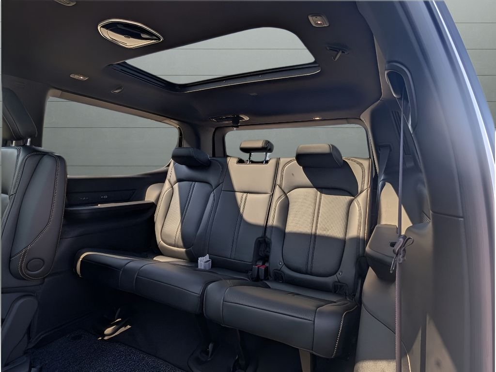 New 2026 Baltic Gray Metallic Clearcoat Jeep Limited Reserve image 32