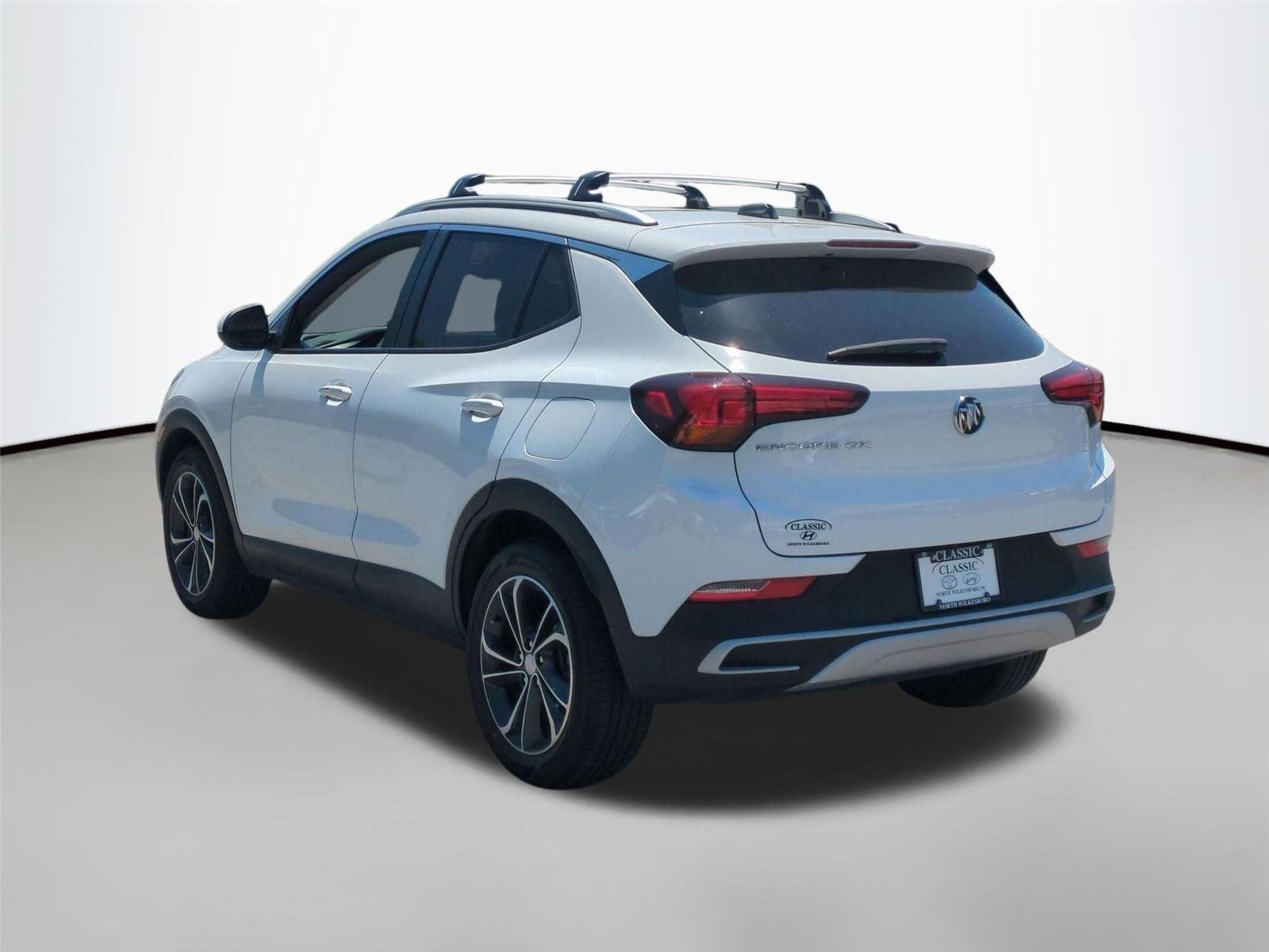 Used 2023 Summit White Buick Select image 3