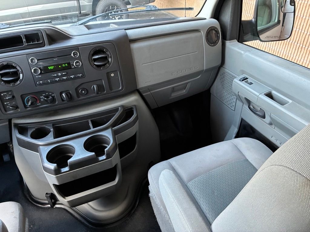 Used 2014 Oxford White Ford XLT image 12