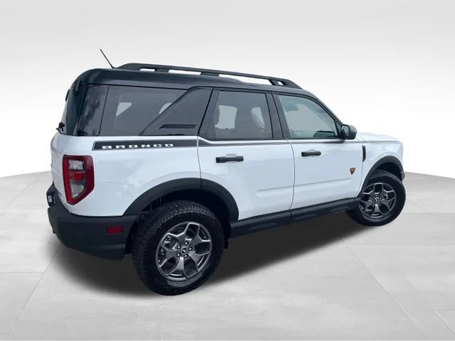 Used 2024 White Ford Badlands image 6