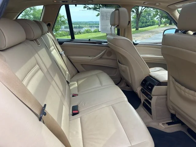 Used 2012 Black BMW xDrive35i image 11