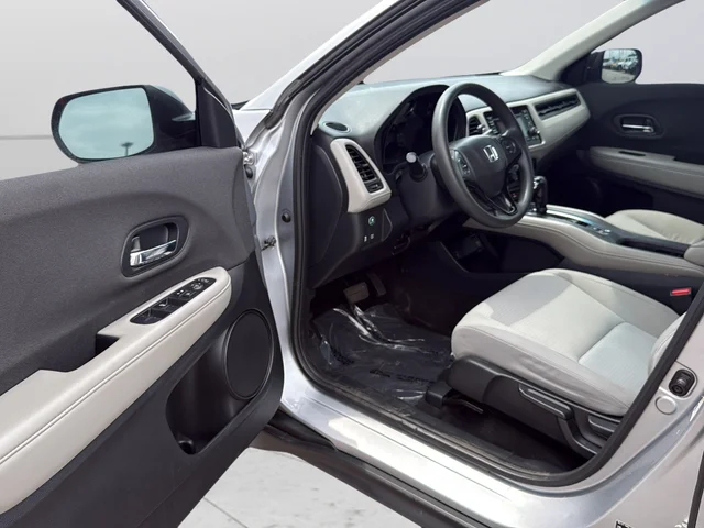 Used 2022 Silver Honda LX image 34