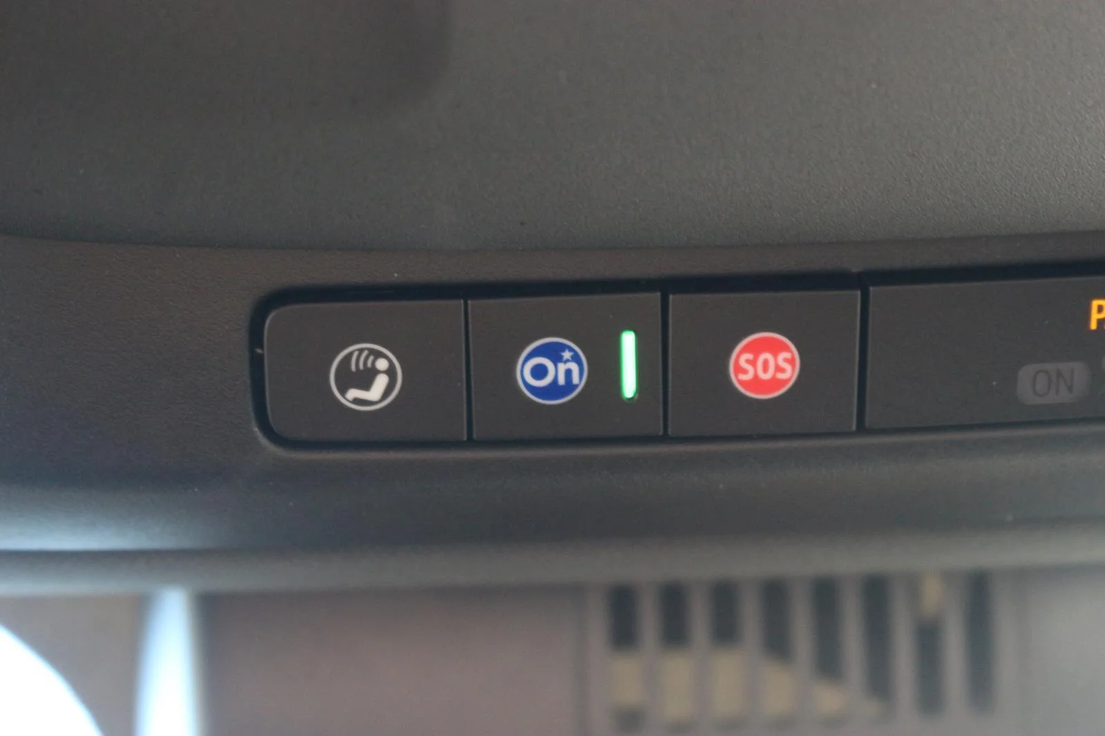 Used 2025 Summit White GMC Denali image 32