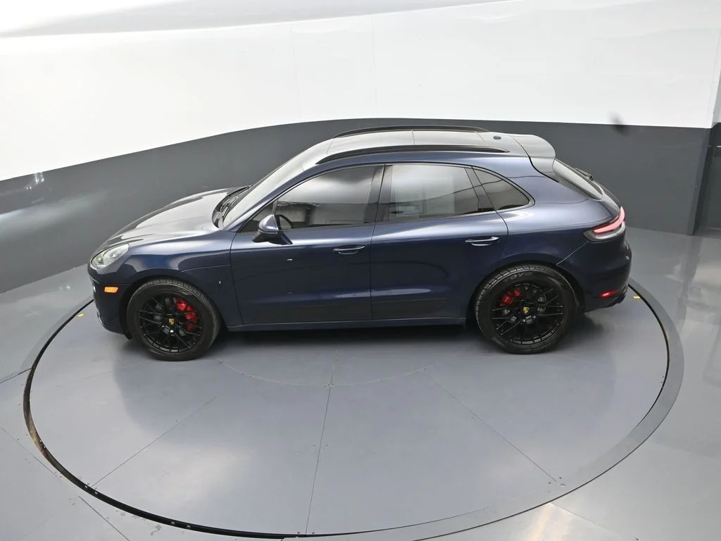 Used 2021  Porsche GTS image 16