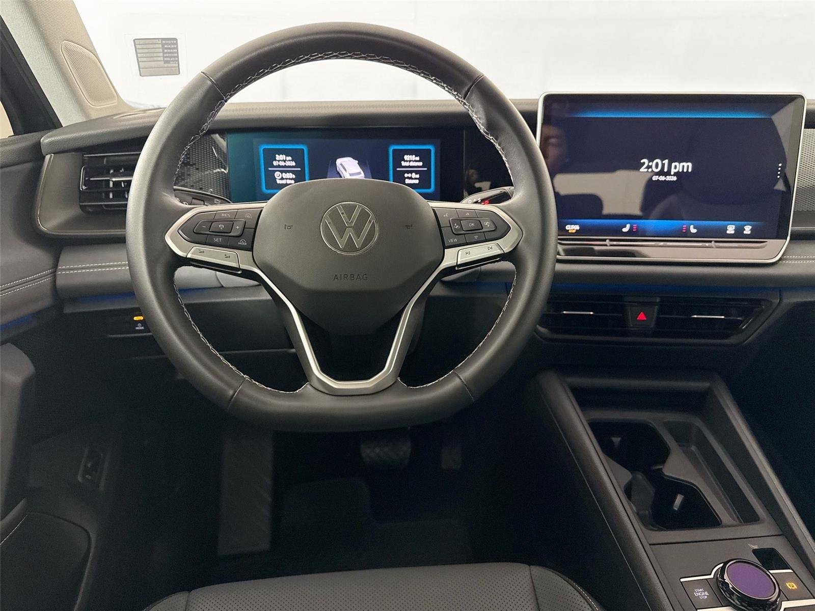 Used 2025 Platinum Gray Metallic Volkswagen SE image 30