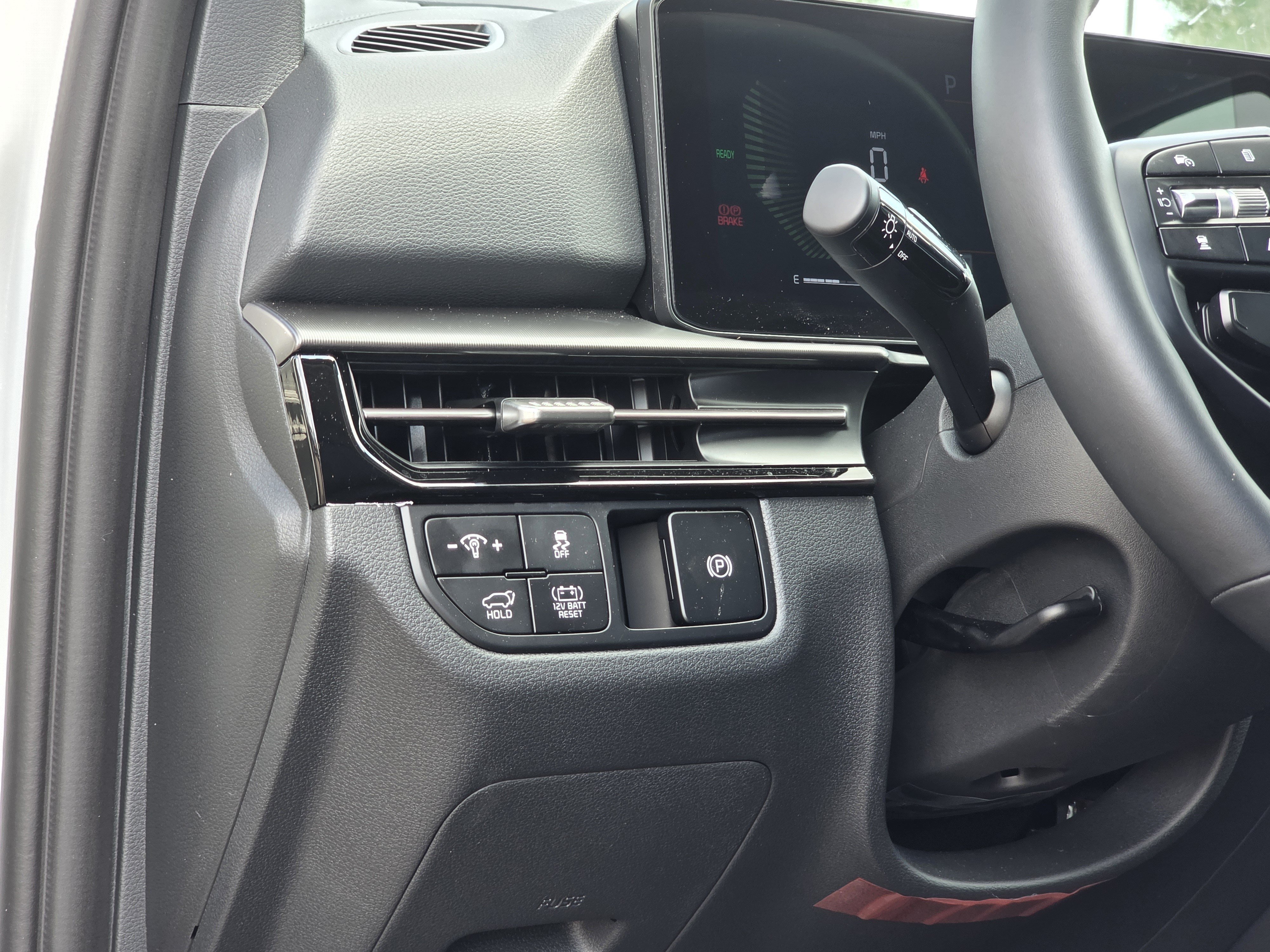 New 2026 Snow White Pearl Kia EX image 14