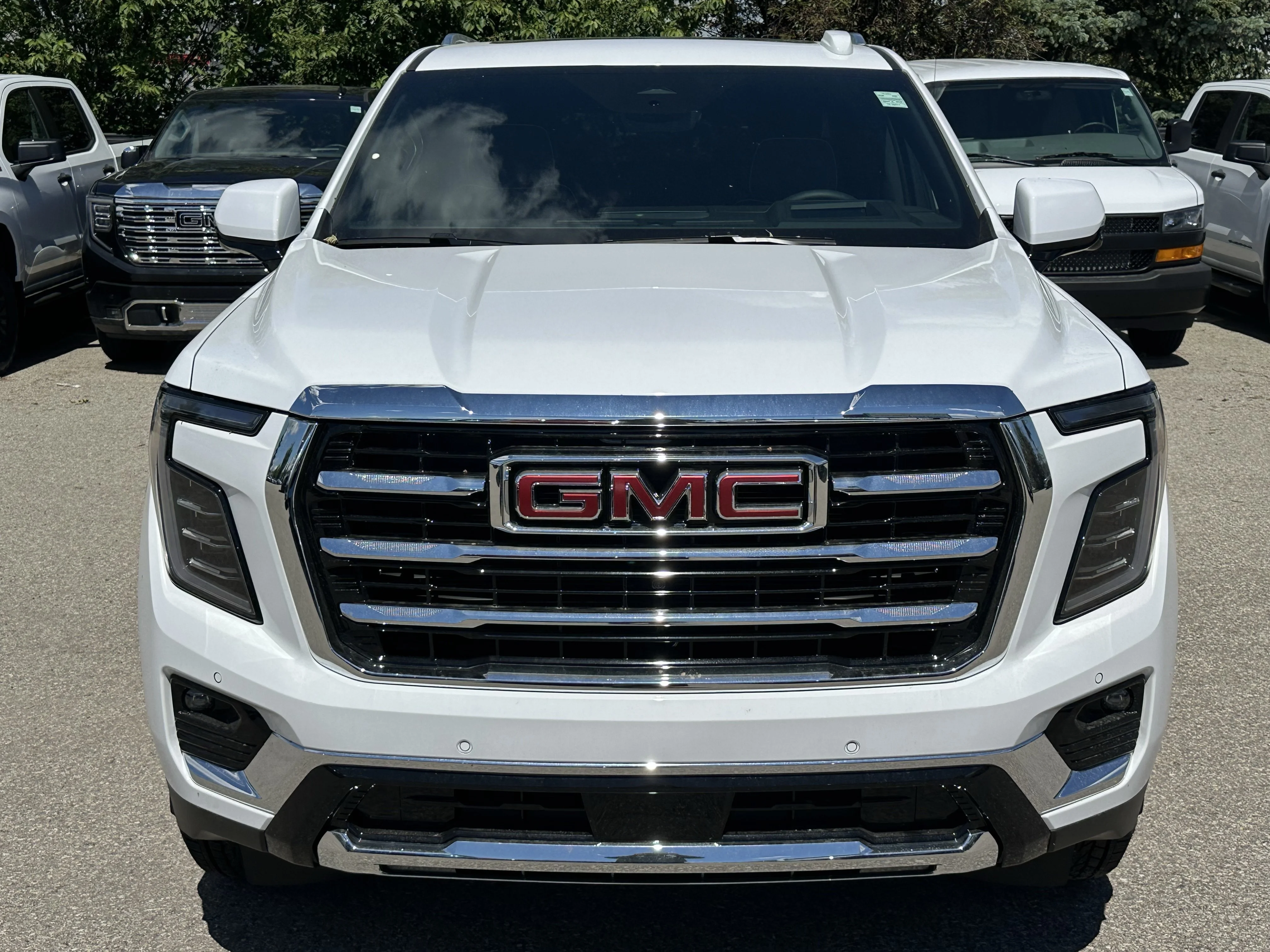 New 2026 Summit White GMC Elevation image 2