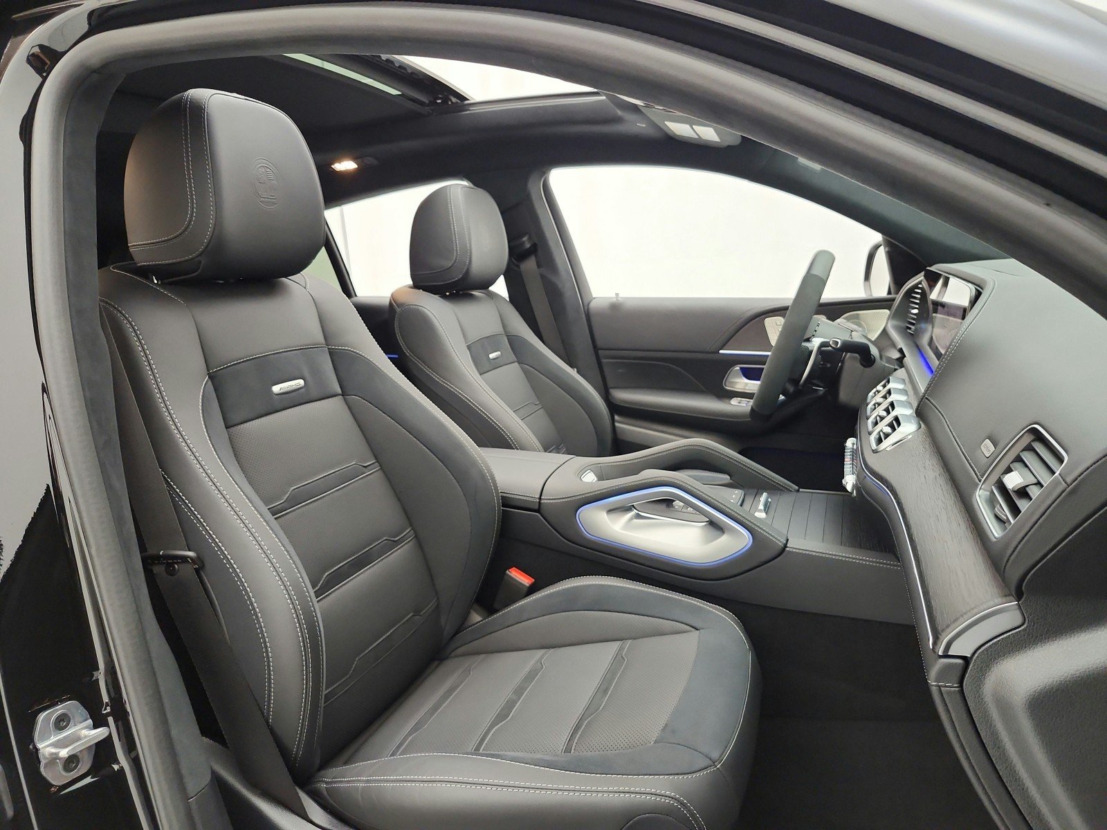 Certified Used 2026 Obsidian Black Metallic Mercedes-Benz AMG® GLE 53 4MATIC+ Coupe image 34