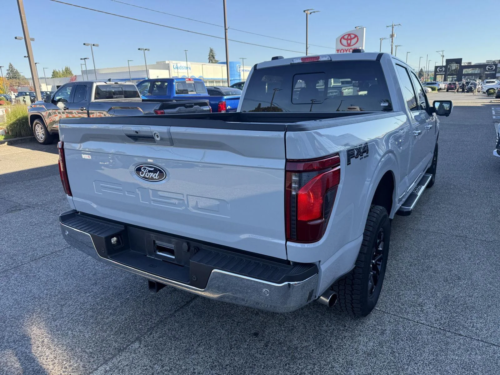 Used 2024 Avalanche Ford XLT image 5