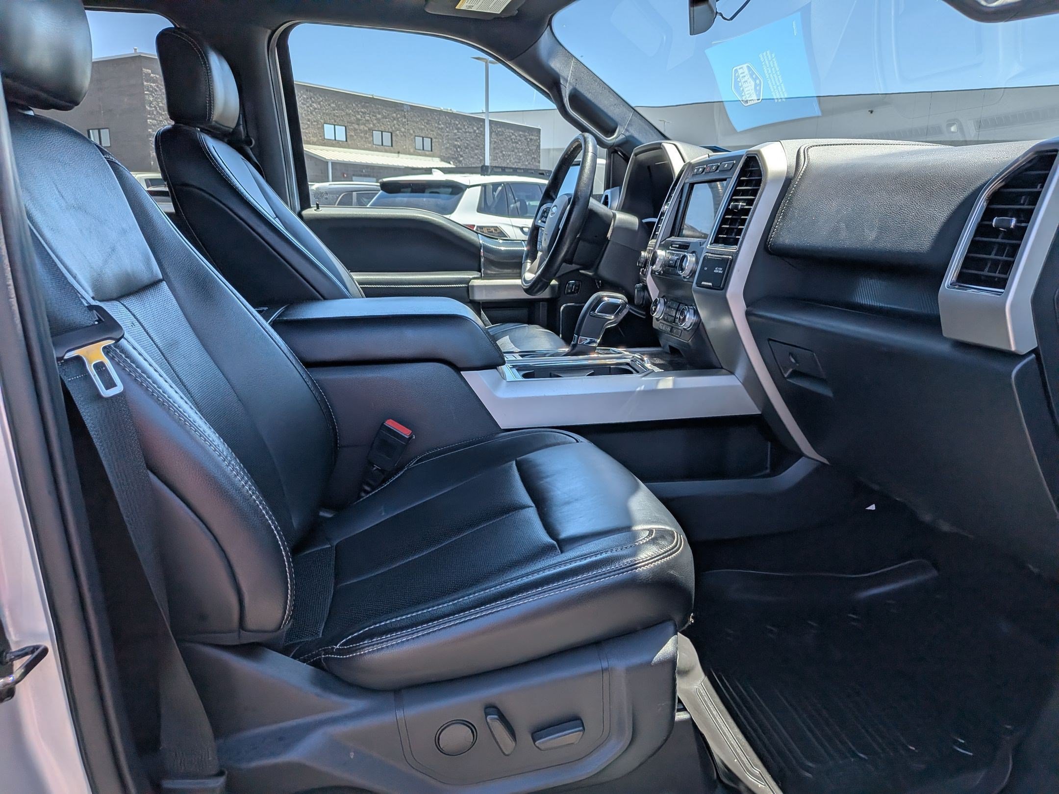 Used 2019 Ingot Silver Metallic Ford LARIAT image 30