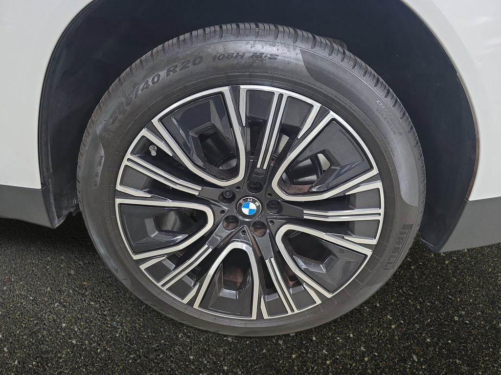 Used 2026 Mineral White Metallic BMW 30 xDrive image 32