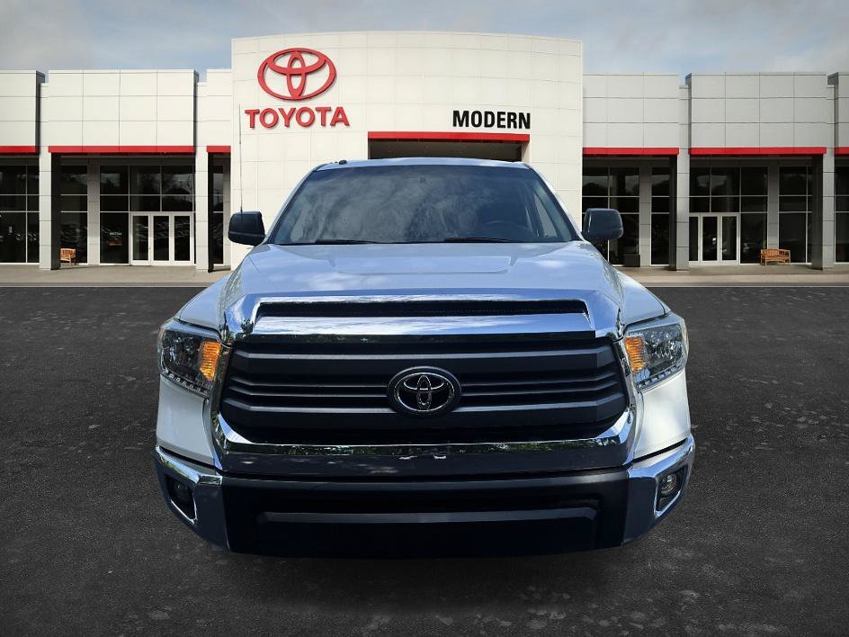 Used 2014 Super White Toyota SR5 image 2