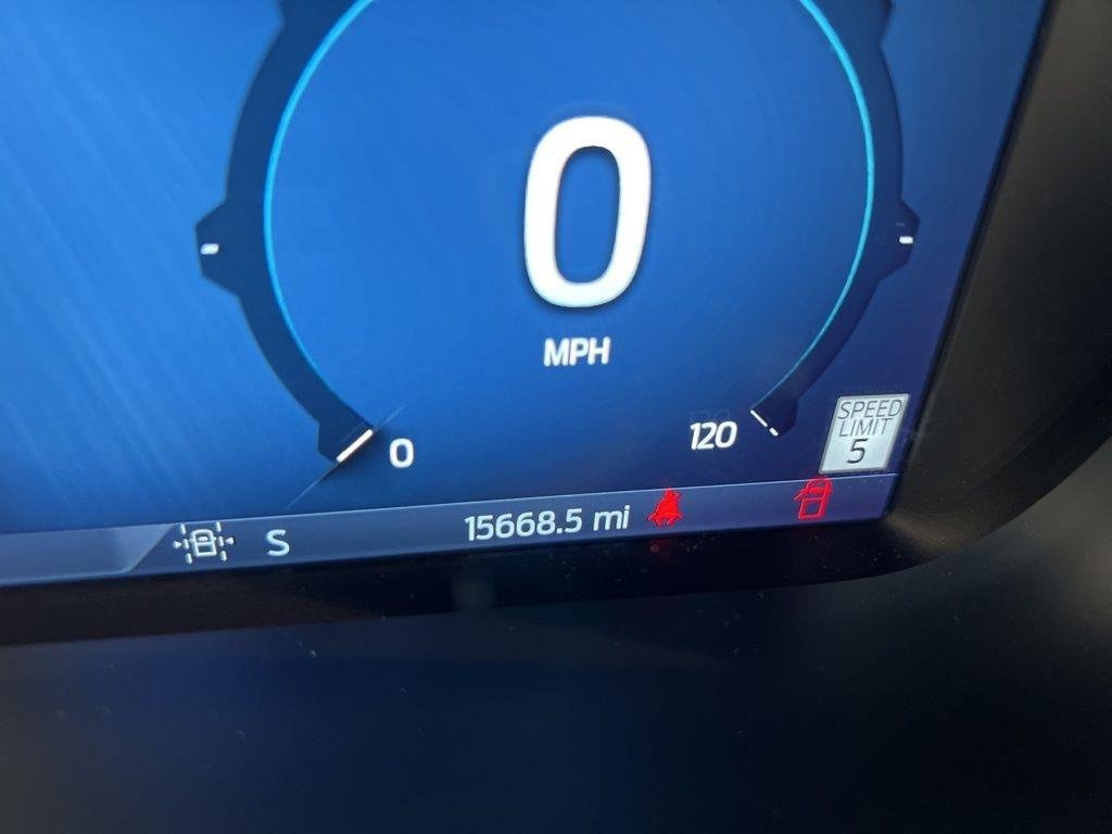 Used 2025 Gray Metallic Ford Platinum image 13