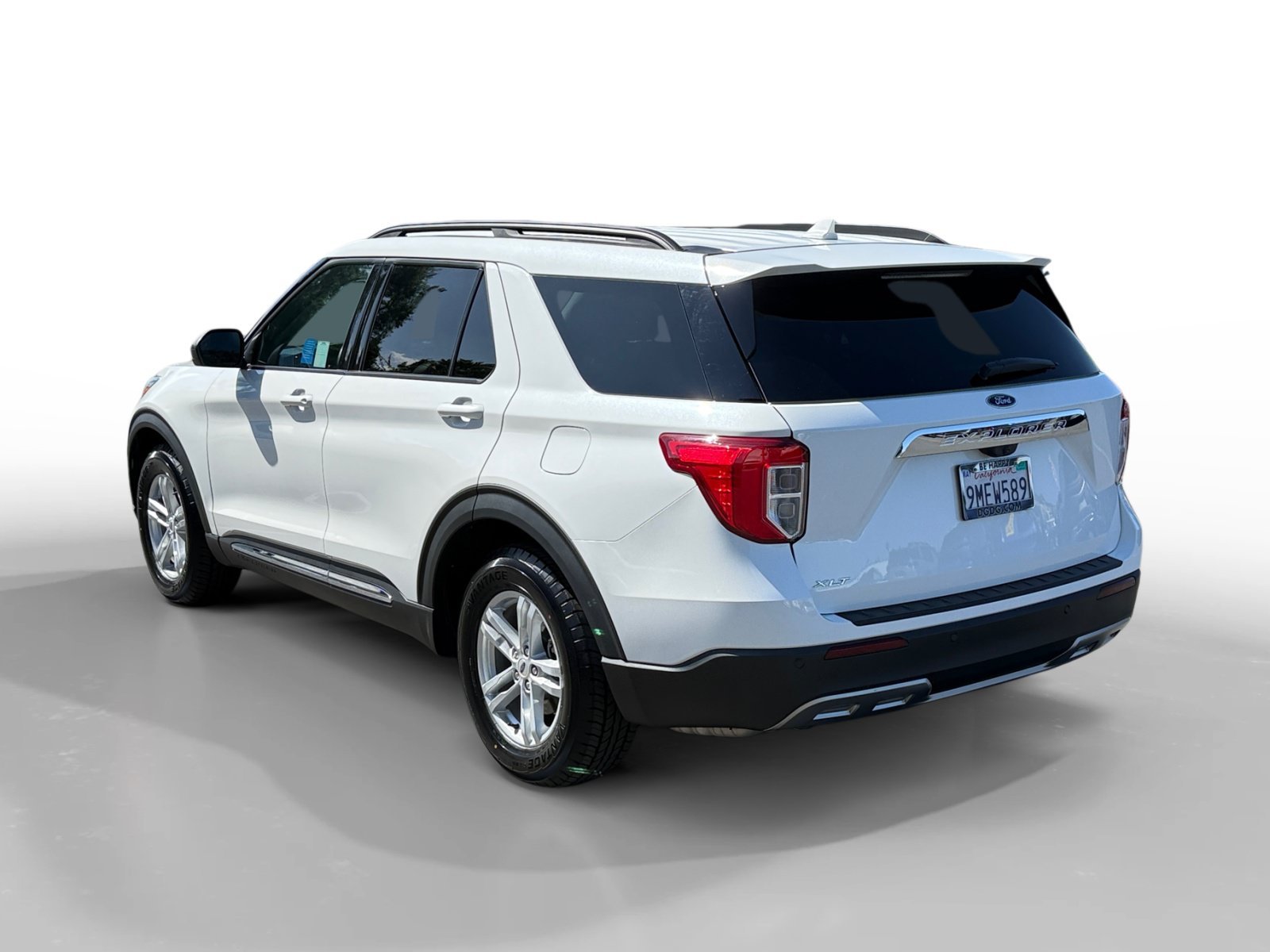 Certified Used 2023 White Metallic Ford XLT image 3