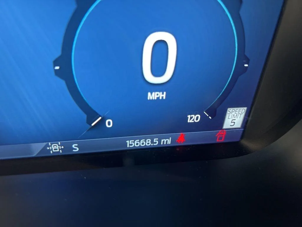 Used 2025 Gray Metallic Ford Platinum image 13