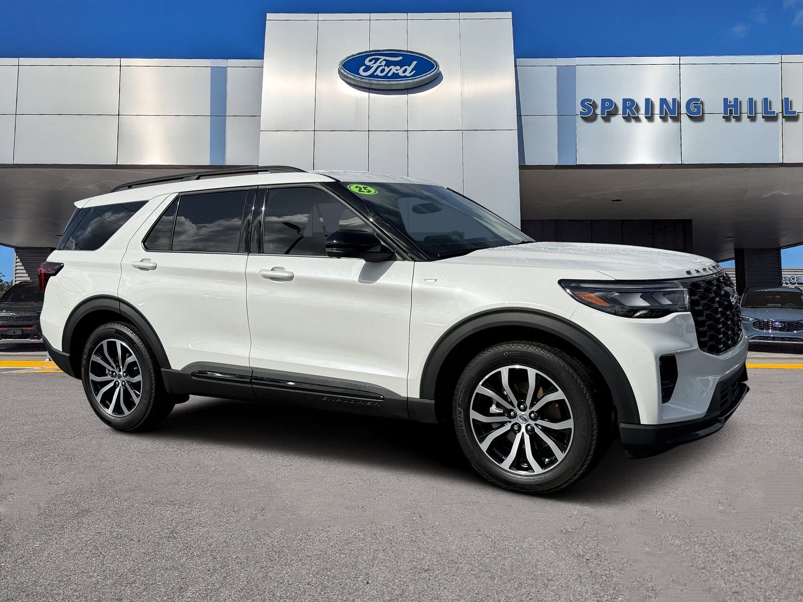 Used 2025 White Metallic Ford ST-Line image 1