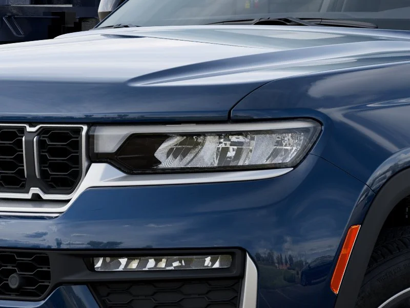 New 2026 Fathom Blue Pearl-Coat Exterior Paint Jeep Limited image 6