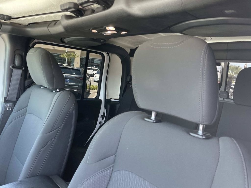 Used 2022 White Jeep Sport image 23