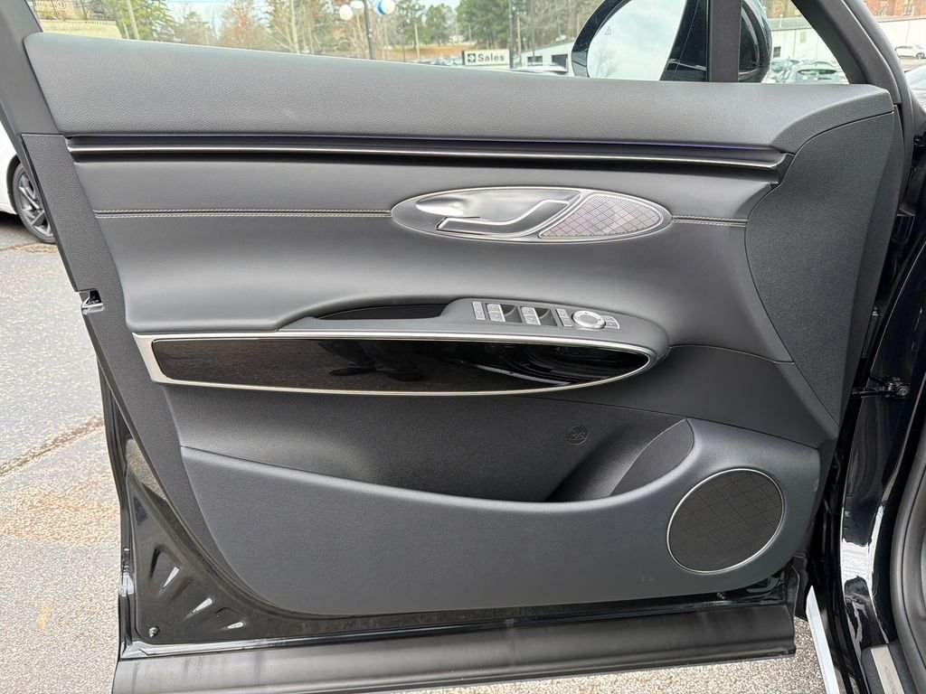 New 2026 Black Genesis 2.5T image 10