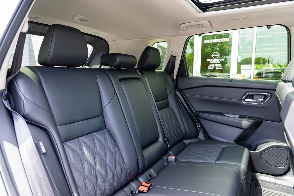 New 2026 Everest White Pearl TriCoat / Super Black Two-tone Nissan Platinum image 26