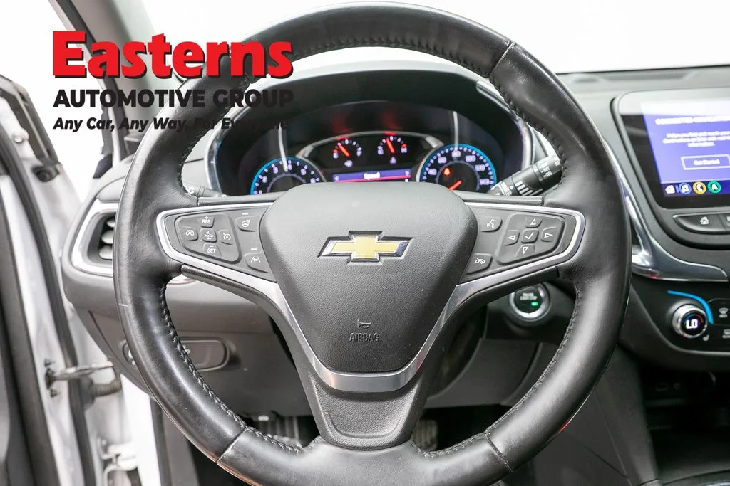 Used 2022 White Chevrolet LT image 12