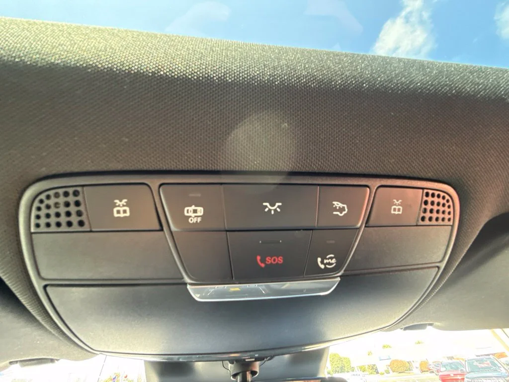 Used 2021 White Mercedes-Benz GLC 300 image 33